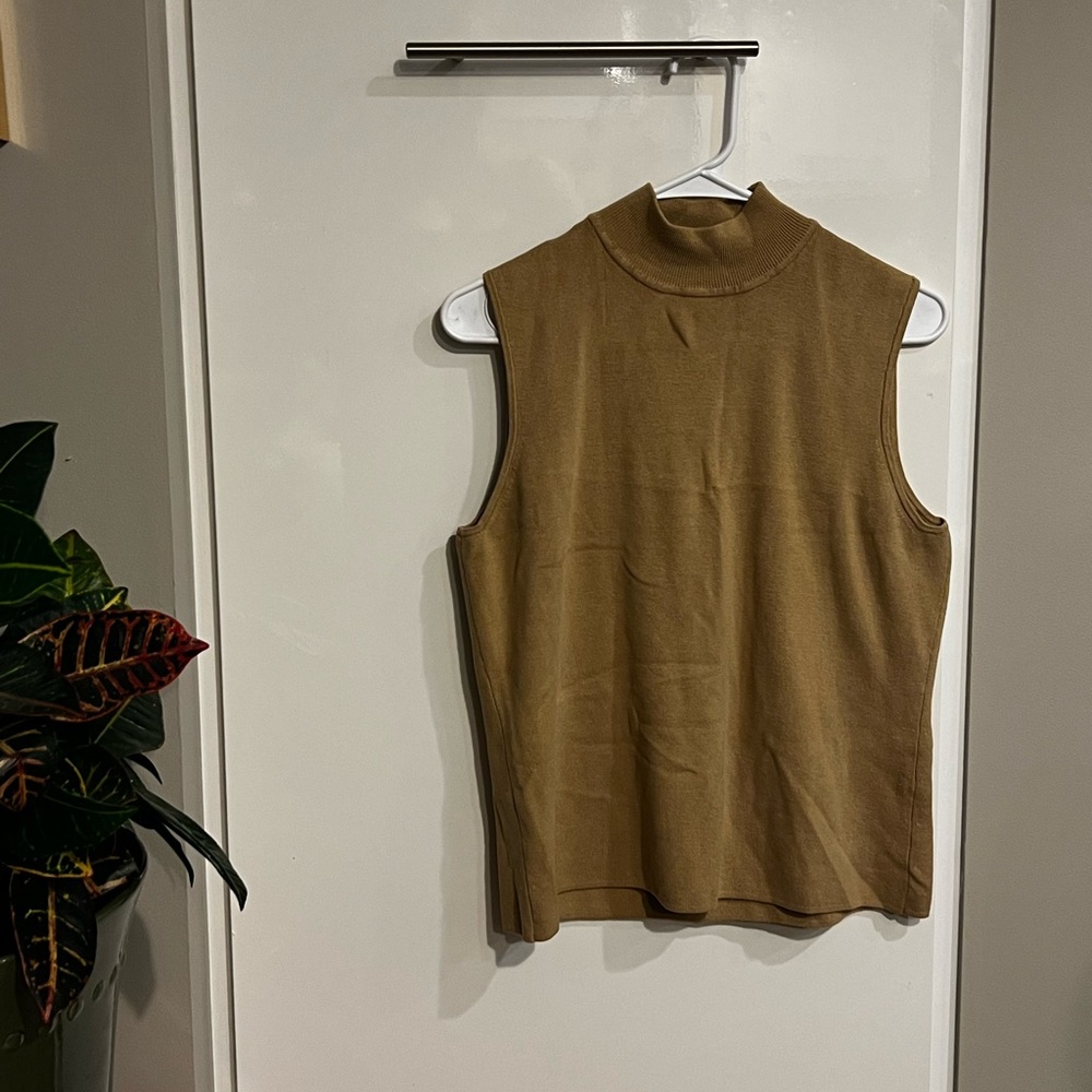 Nude sleeveless mock neck